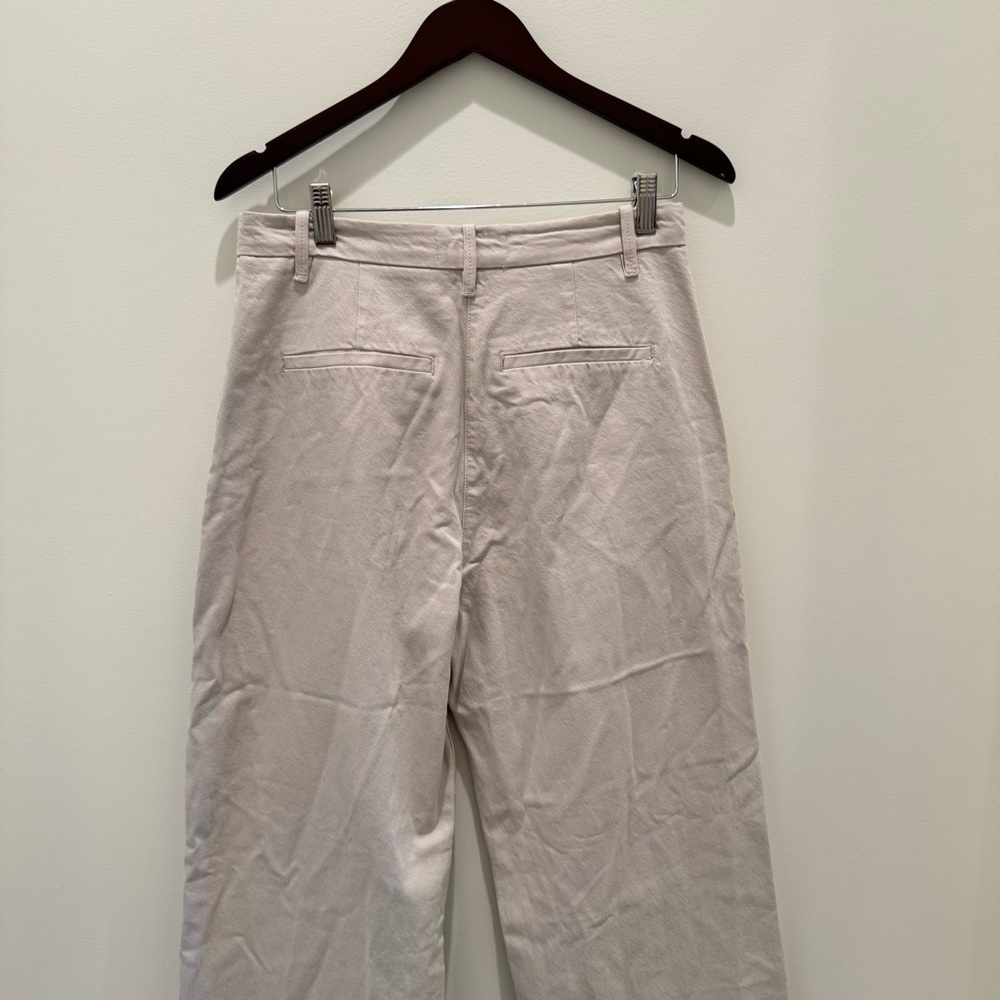 NWT Abercrombie & Fitch Pleated Cotton High Rise Wide Leg Trouser Tan
Size 28/6R - Picture 6 of 8